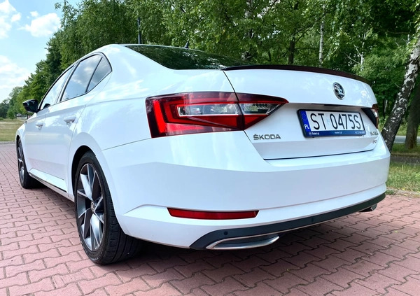 Skoda Superb cena 68000 przebieg: 234260, rok produkcji 2016 z Żory małe 667